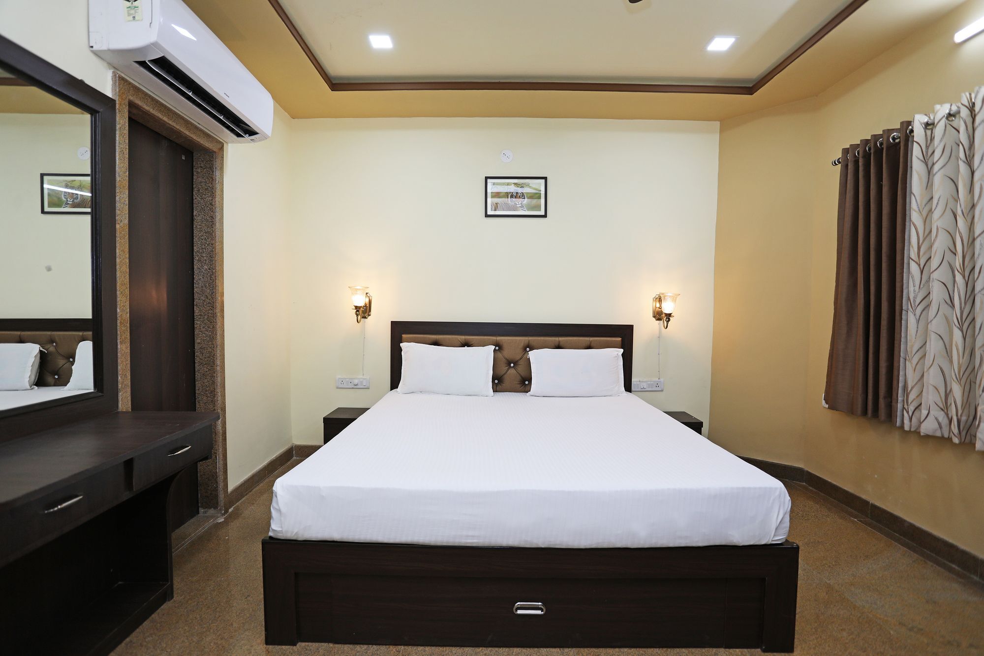 Oyo 9428 Hill View Room Goverdhan Vilas Udaipur Exterior foto